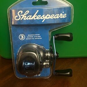 Shakespeare Agility AGLP Baitcasting Reel 6.2:1 Gear Ratio 3 Bearing System